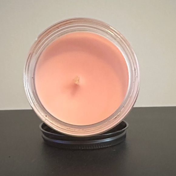 Bath & Body Works Pink Lilac & Vanilla Single Wick Candle - Picture 4 of 4